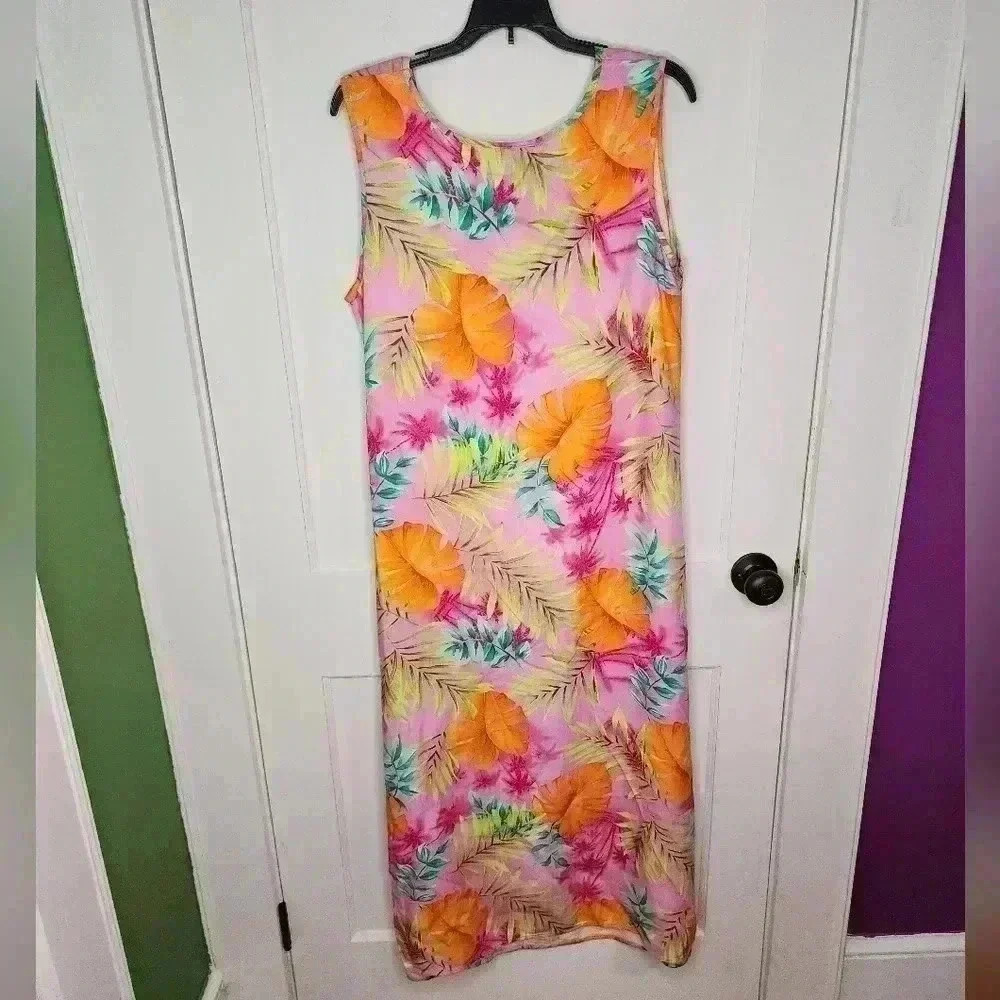 Maggie Sweet Maxi Dress Women Sz Medium Tropical Pink Print Travel Cruise - Picture 2 of 5